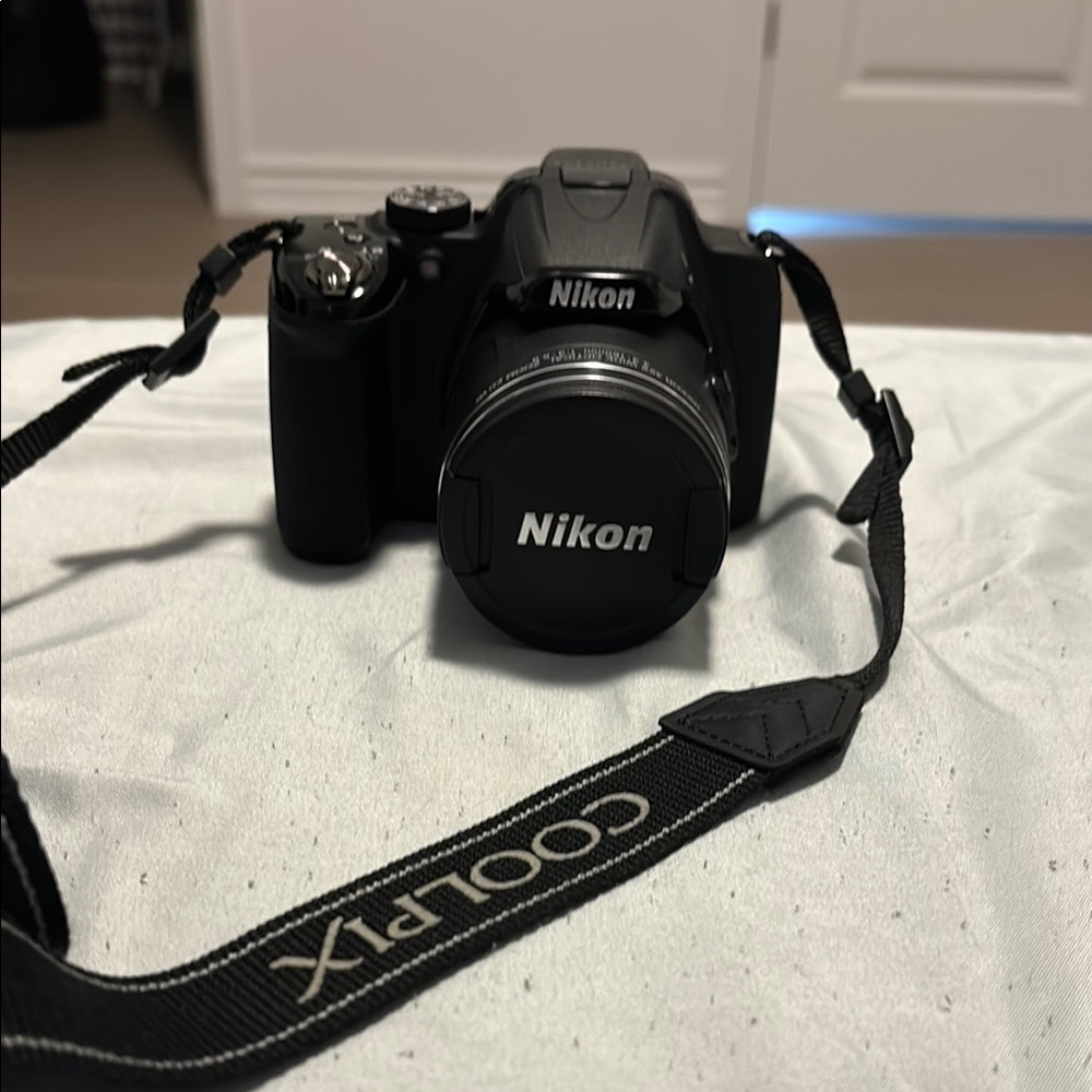 Nikon camera COOLPIX P530 digital + Lowepro black camera bag+battery charger